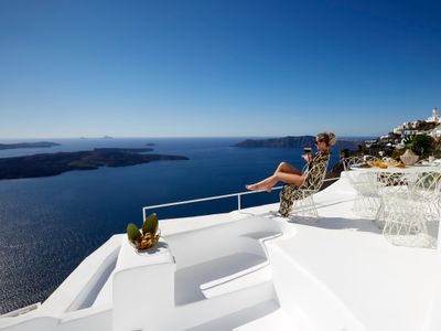 Gitsa Cliff Luxury Villa, Volcano View, Jacuzzi