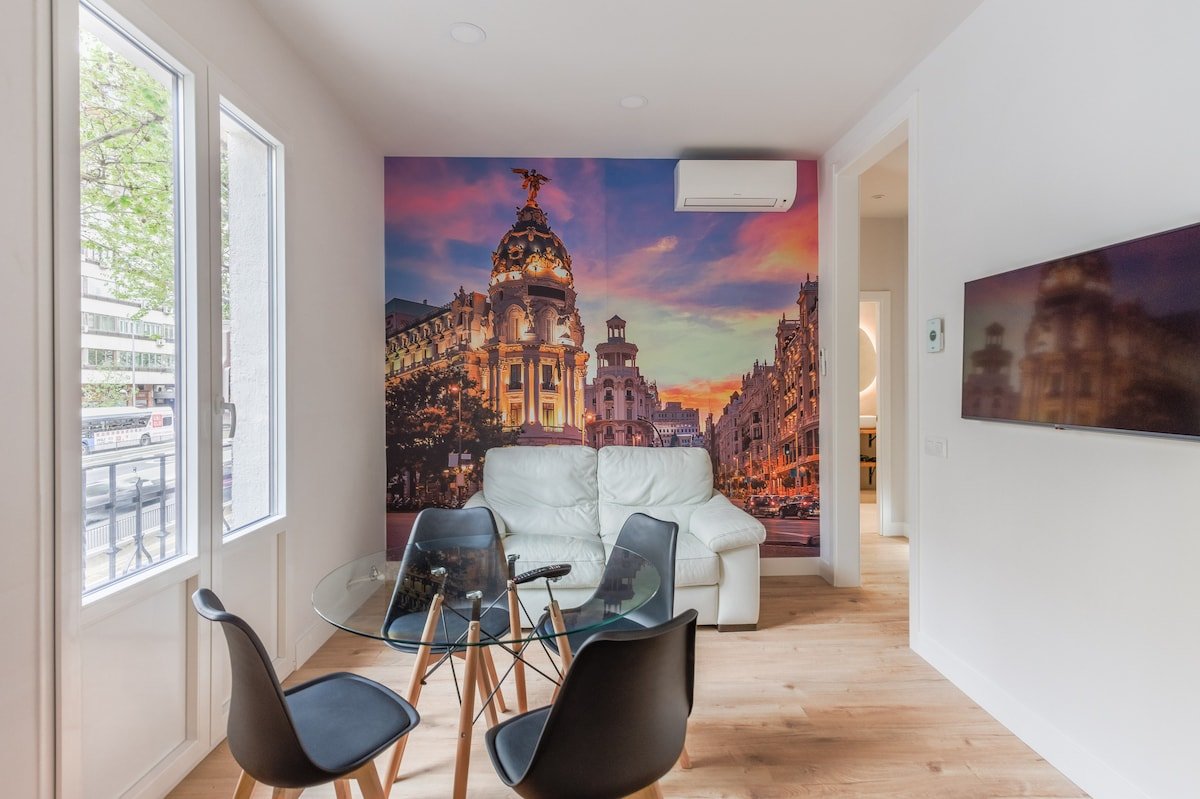 Bright & modern – 3Bedrooms 3Bathrooms -Salamanca gallery image 2