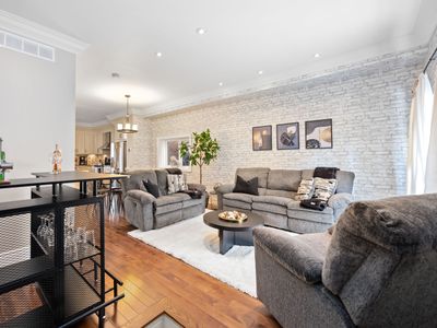 Luxury 5BR | 4 Bath | 10 Min to DT | Free Parking