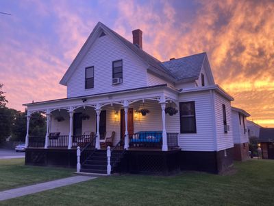 John Clarke House- Whole House- 5 Bedrooms- 9 beds