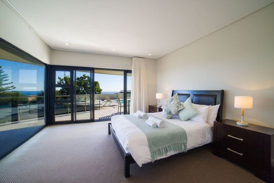 Photo 3 of Sunset Mansion accommodation in Llandudno, Cape Town with 7 bedrooms and 7 bathrooms