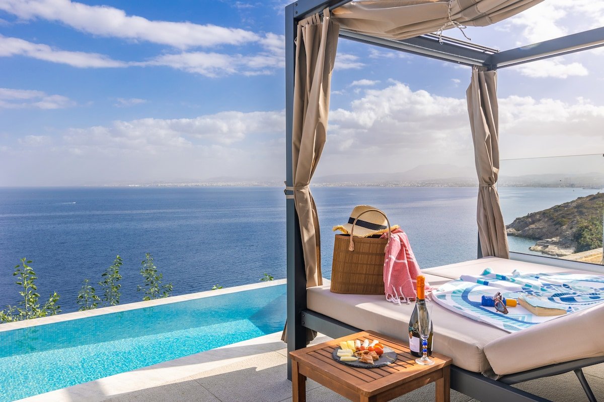 Stunning sea views, Access to a cove – Euphoria gallery image 4