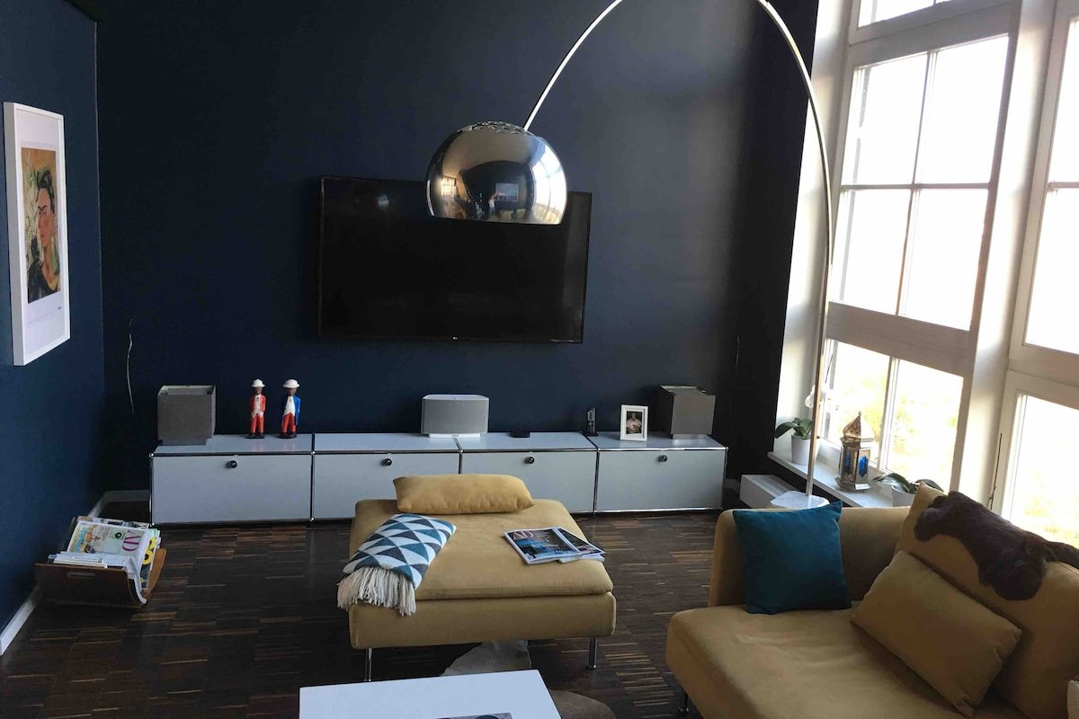 BlackBoxBerlin TownHouse with view & roof terrace gallery image 5