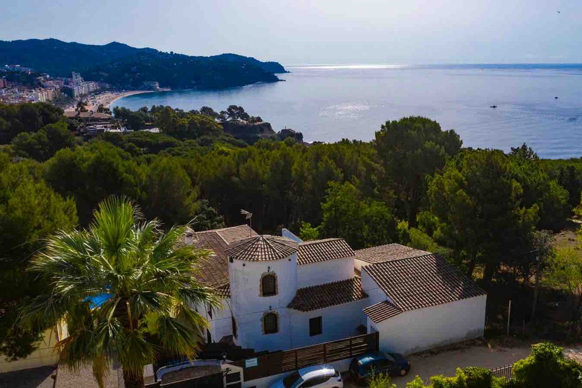 Villa Allyson # Pool, Views & Quiet Location