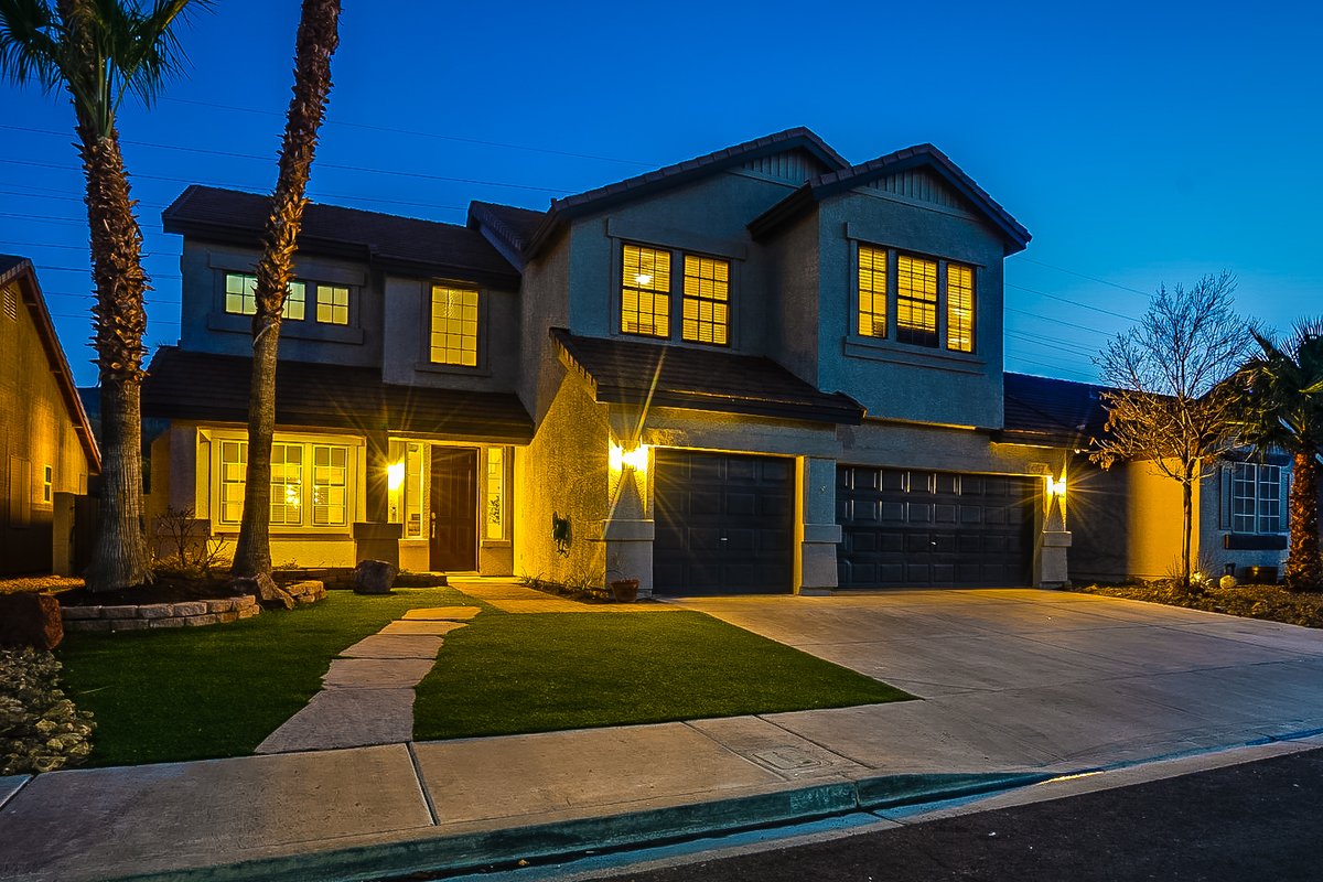 Amazing 5 Bed / 4 Bath Residence with Pool / Spa