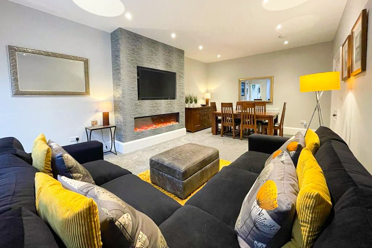 2Bed, Private Garden & Fireplace, Near Stockbridge gallery image 2