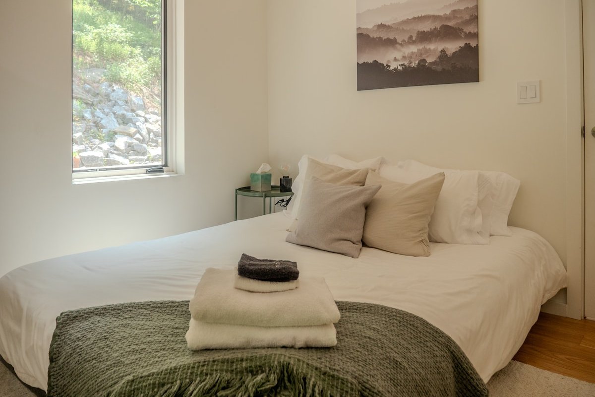 Whitetail Chalet Catskills gallery image 5