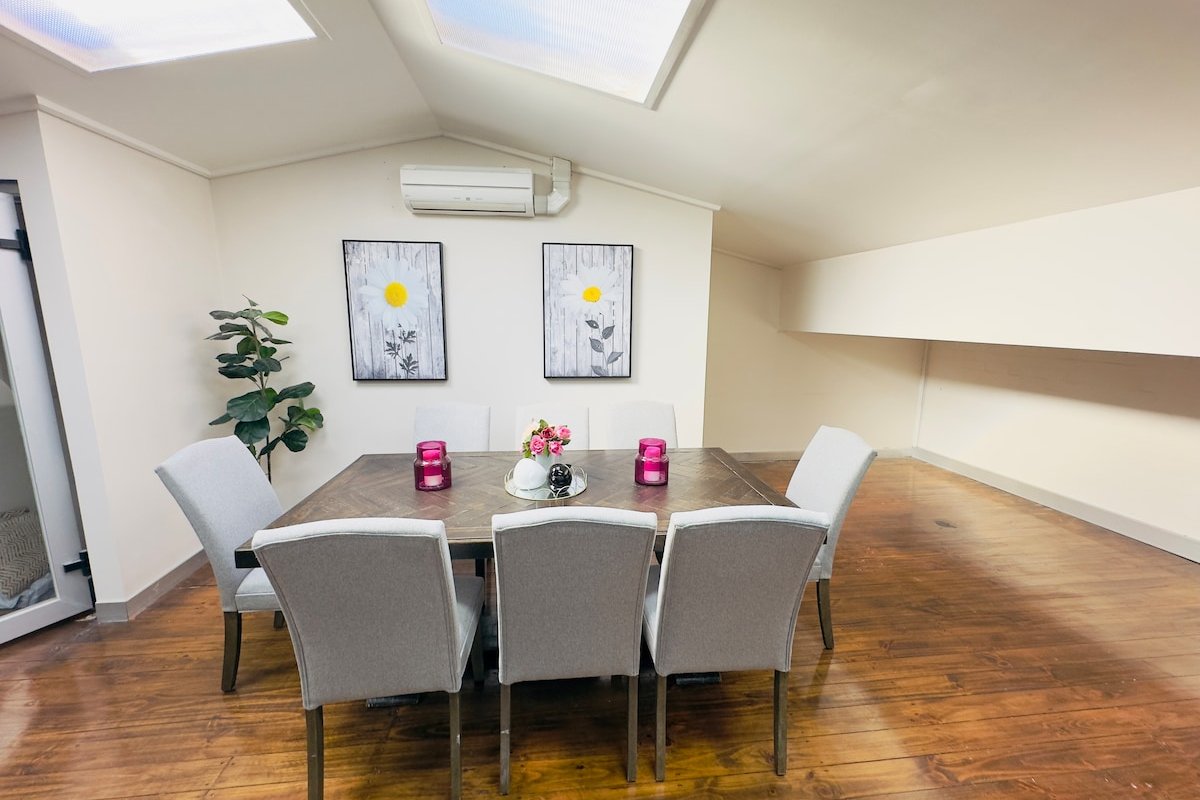 BIG GROUP w FIVE BeDRooM(16pp) in North MEL gallery image 4