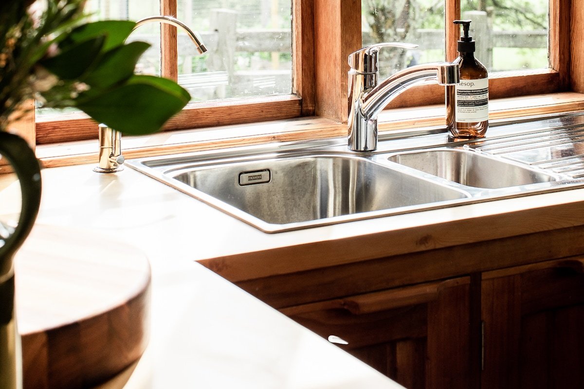 Hand-Built Eco Luxe Cottage | Outdoor Hot Tub gallery image 4