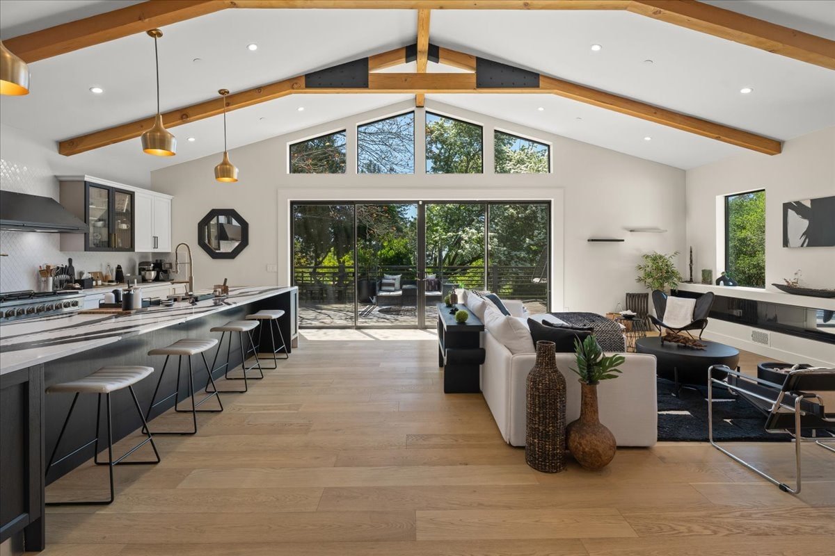 Oakland Hills Farmhouse Stunner + Game Room + A/C gallery image 3