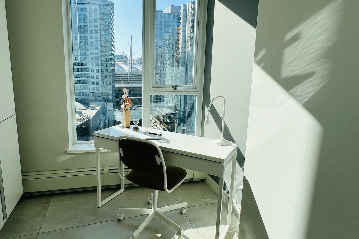 Spacious 2B+2B W/Parking,Pool,Gym,Sauna,A/C gallery image 5