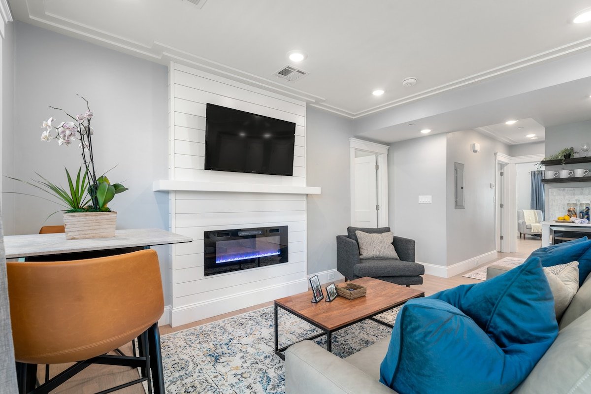 New 3 bedroom, 2 bath unit, meadow view! gallery image 4