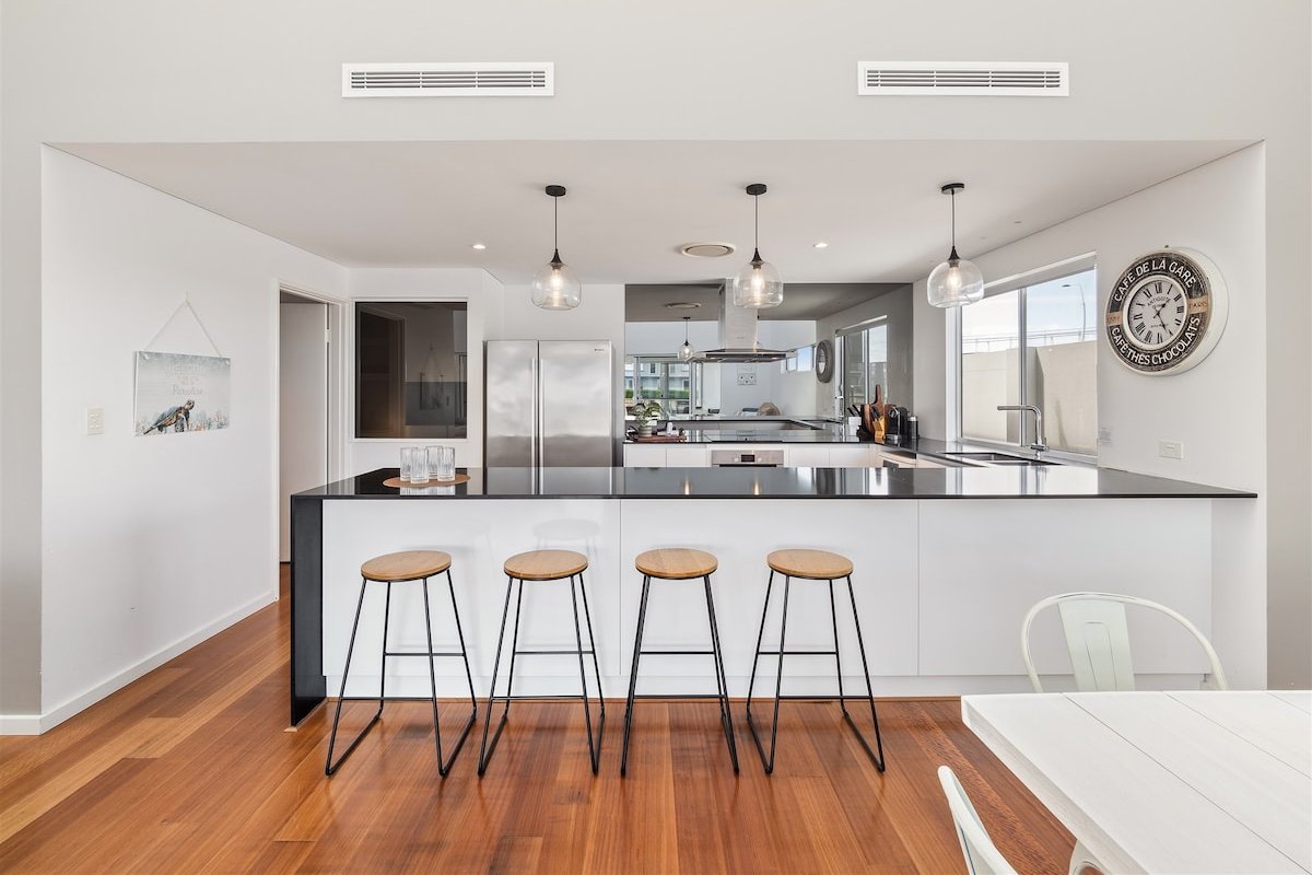 Pontoon Paradise—Waterfront Serenity in Geographe gallery image 3