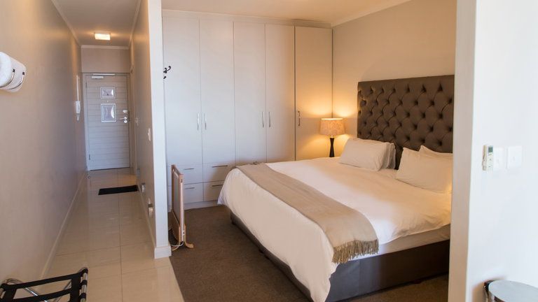 The Crystal Apartments Studio