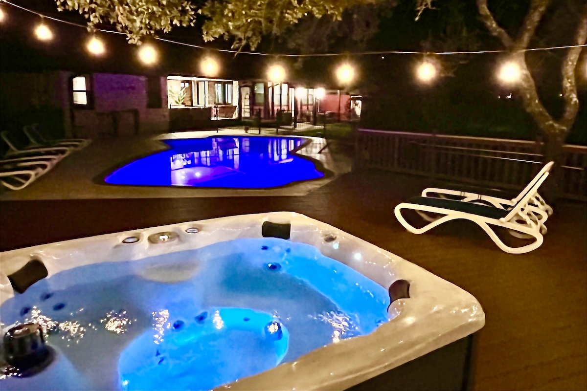 Austin Retreat: Private Pool, Hot Tub & Pet Space gallery image 5