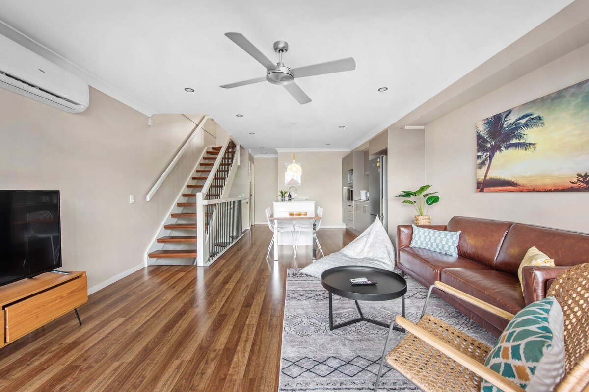 Spacious + Convenient! 3Bed/2.5Bath/1Car~Townhouse gallery image 4