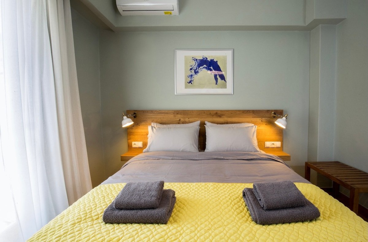 A COZY APARTMENT HUGGING THE ACROPOLIS HILL gallery image 3