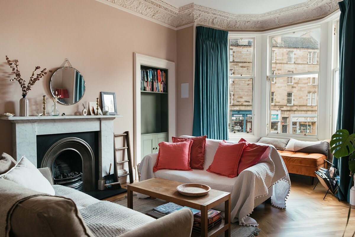 Beautiful Central Edinburgh apartment gallery image 4