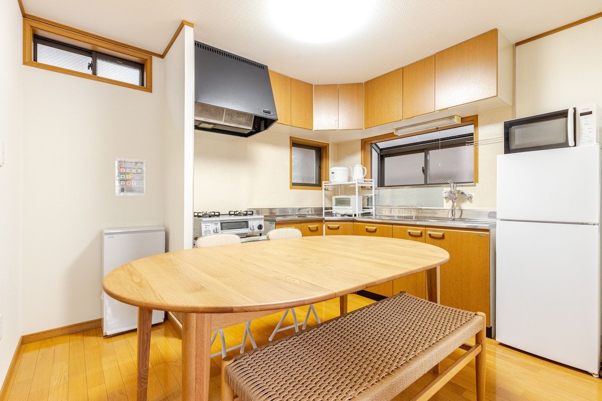 3LDK 13 guests.Direct bus to Narita and Haneda. gallery image 4