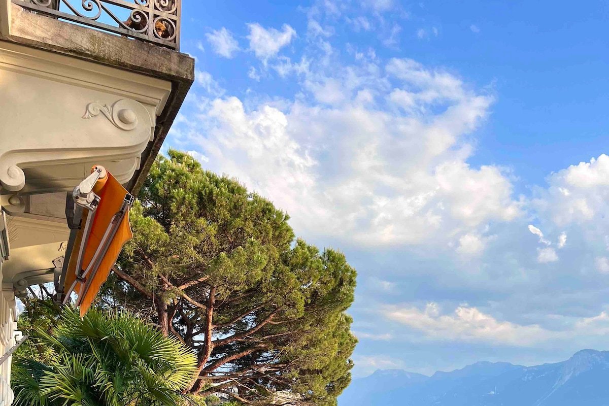 Montreux Luxury Suite | Terrace | parking gallery image 3