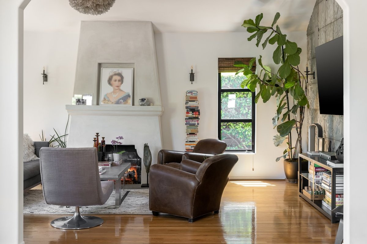 5 Star Luxury Private Oasis • Hot Tub • LA gallery image 5