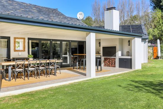 Villa Warbler Photo 13