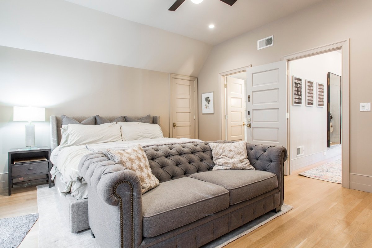 Wicker Park Historical District Guest Suite gallery image 3