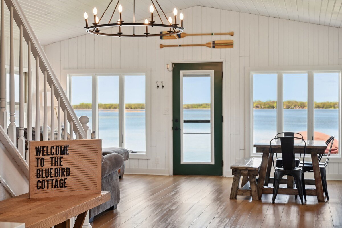 Bluebird Cottage on Clearwater Lake gallery image 2