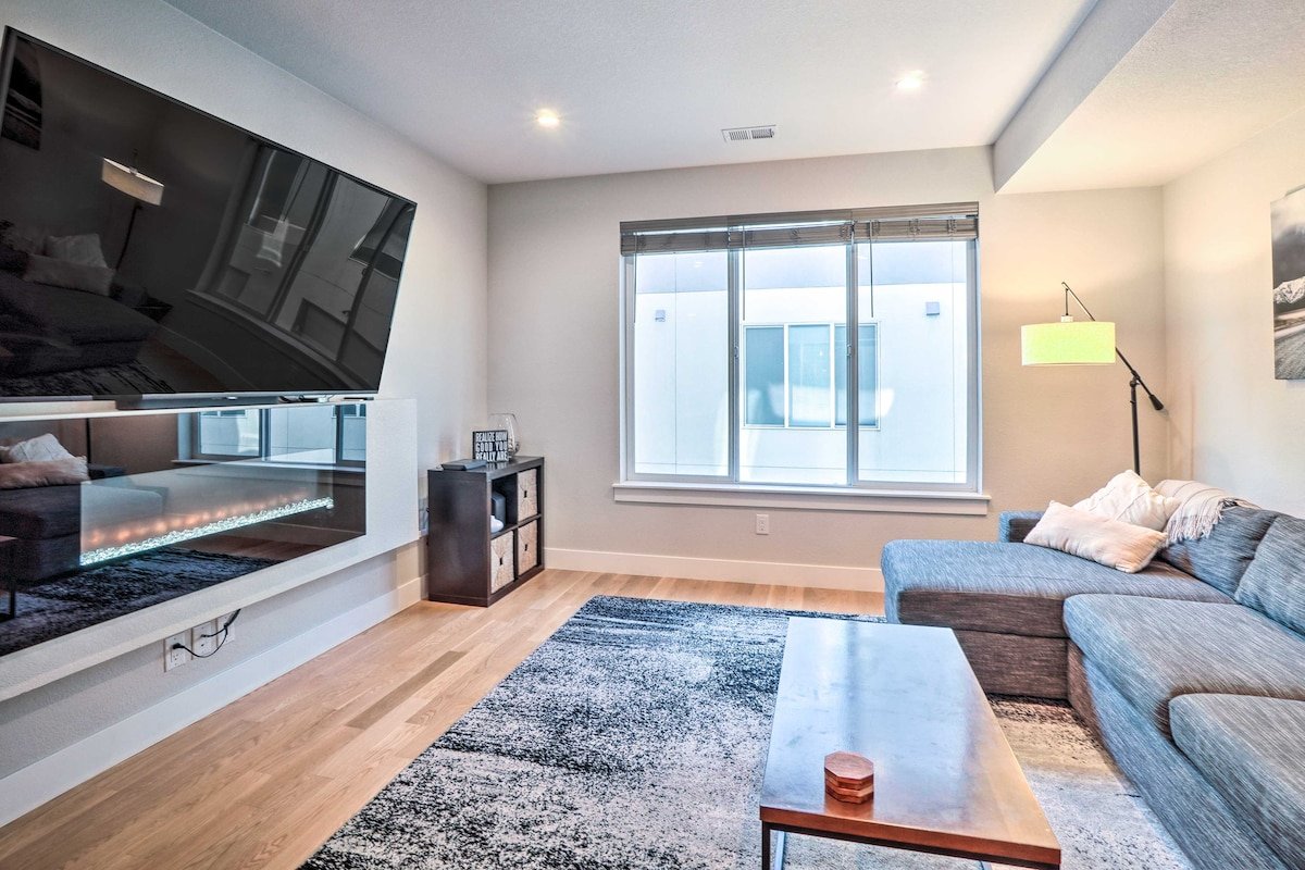 Mile High Overlook – Amazing roof top views! gallery image 4