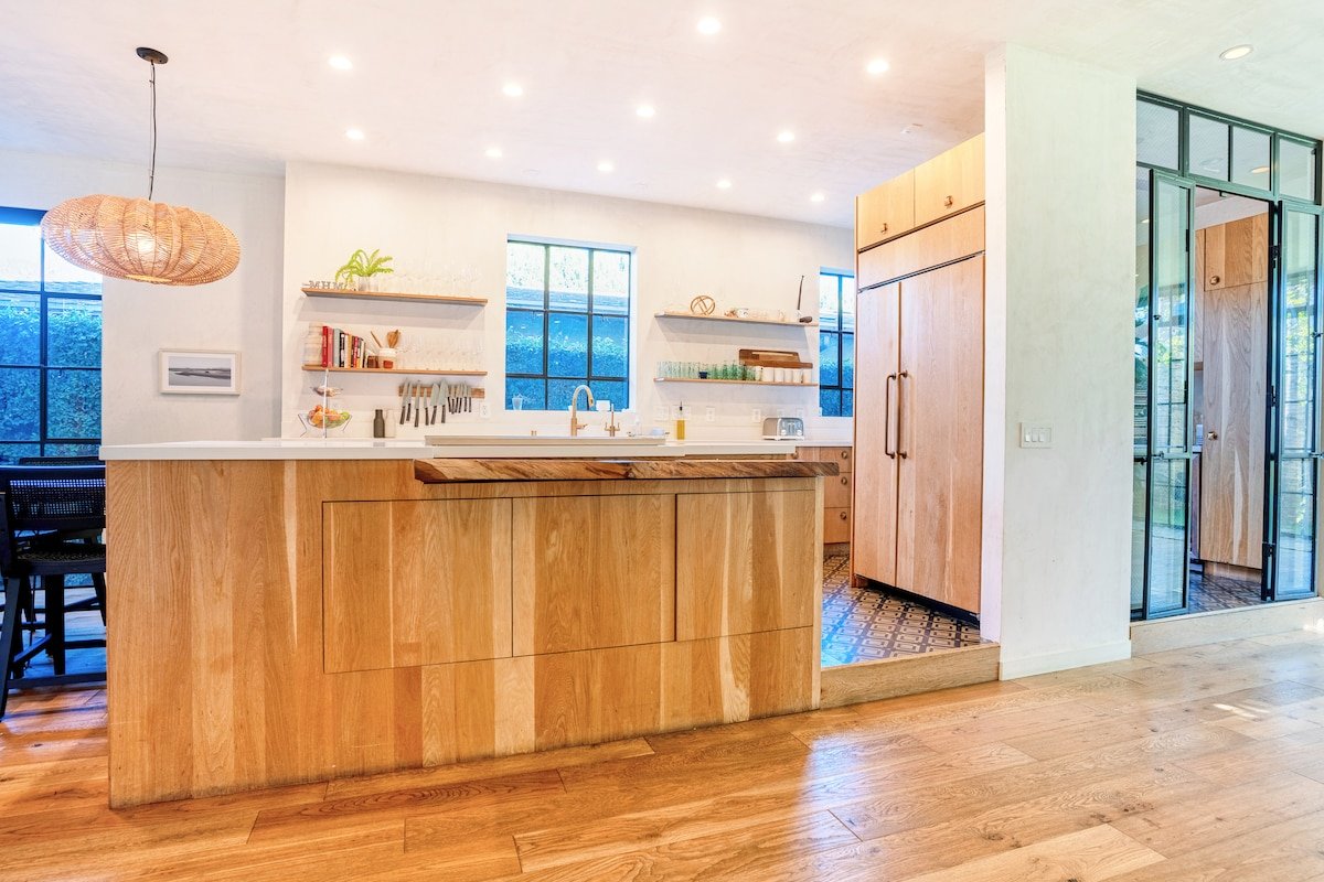 Designer family home in Venice Beach gallery image 5