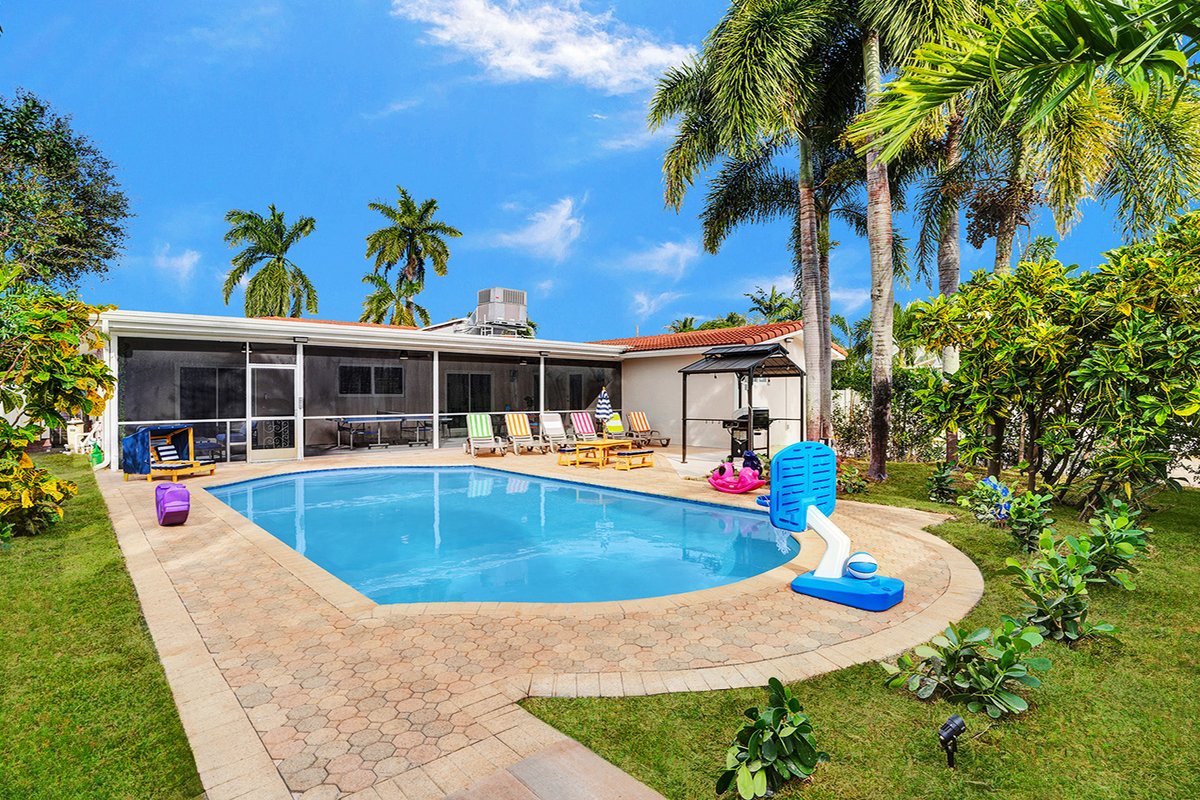 Sensational 5BR Villa Heated Pool near Hard Rock