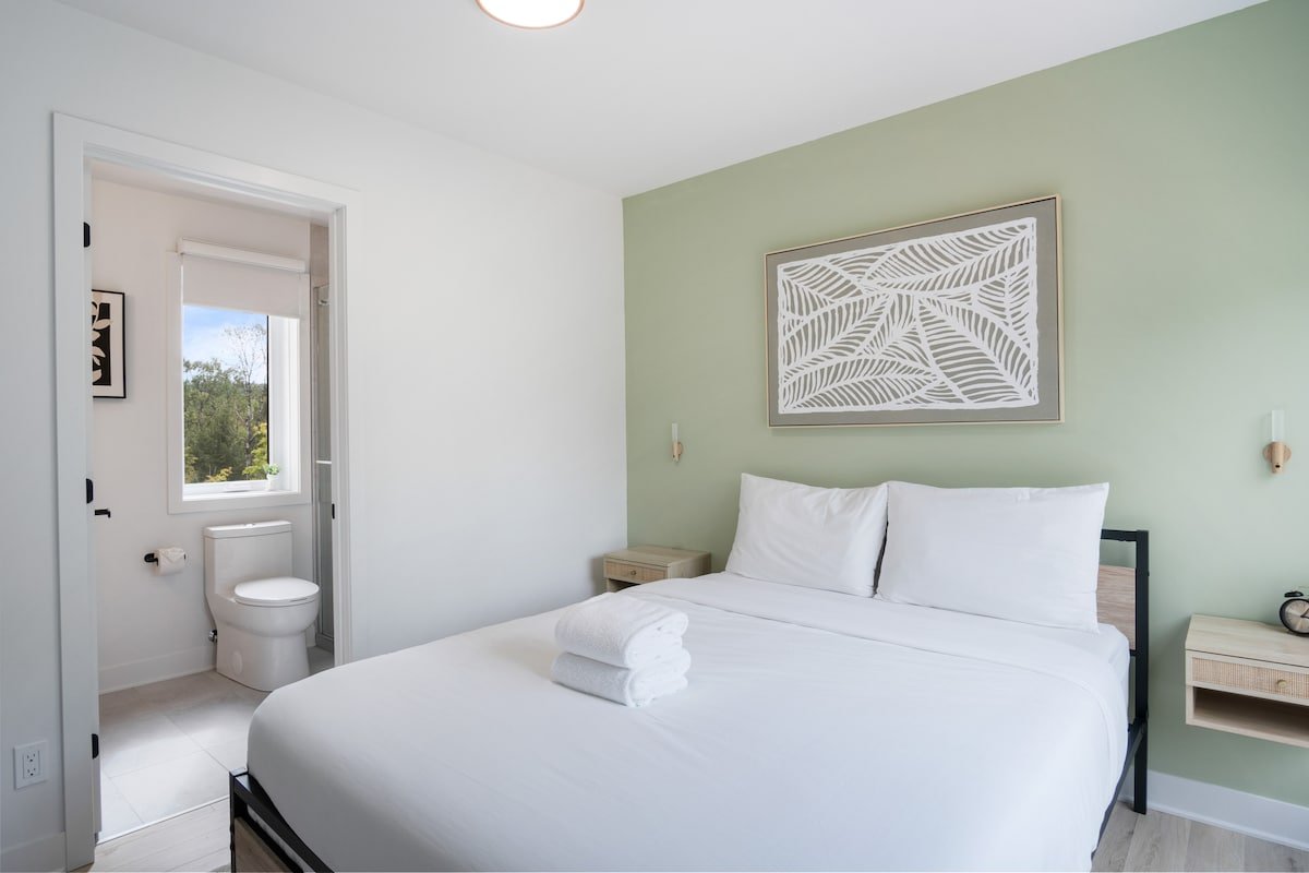 Modern Luxury Chalet near Tremblant + Private Spa gallery image 3