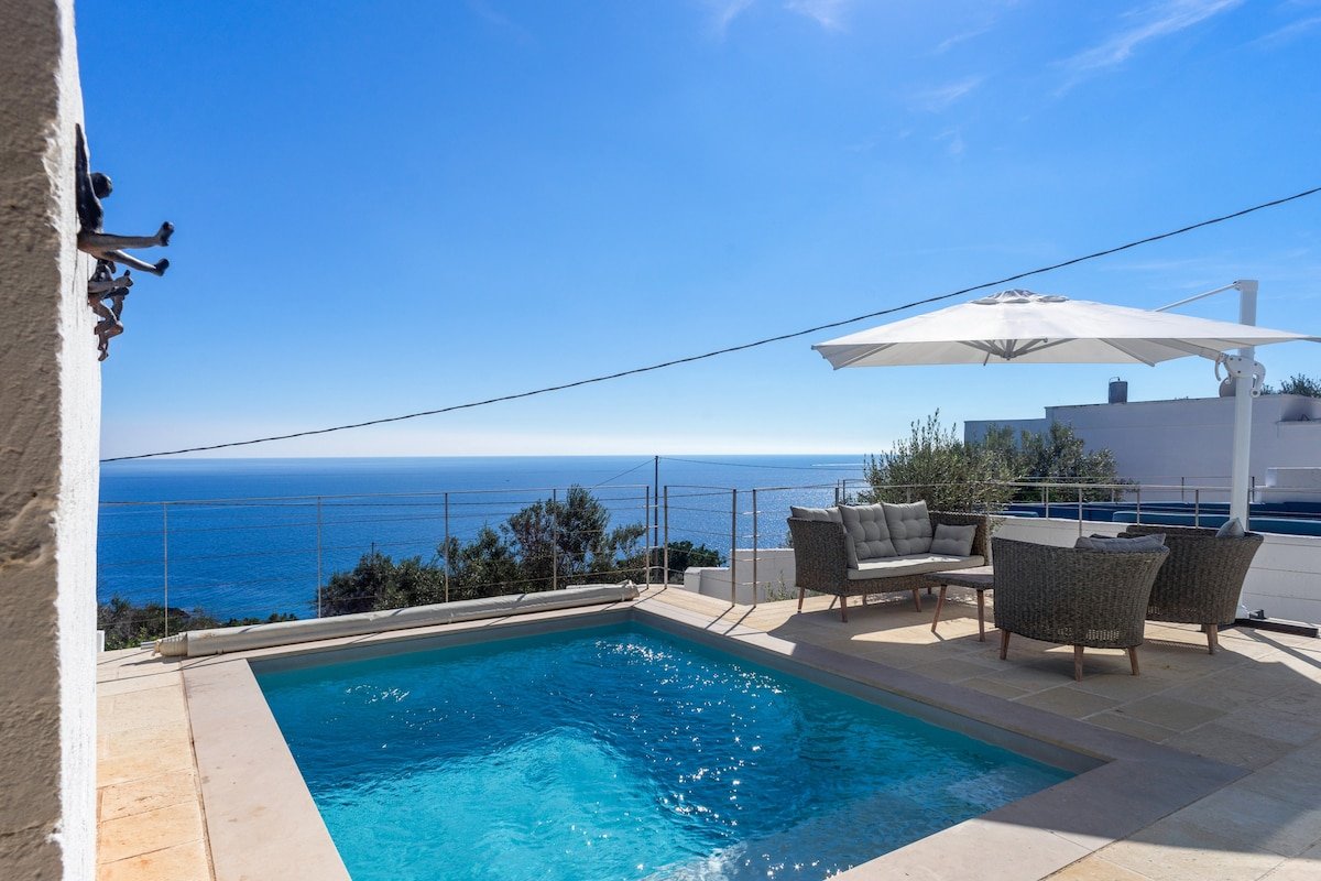 Villa Adria – Pool and Terrace Overlooking the Sea gallery image 5