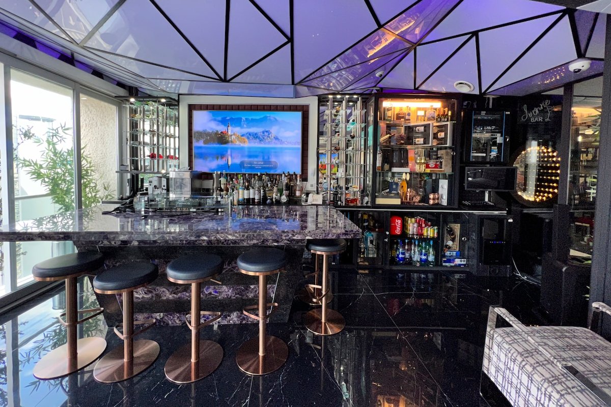 Luxury Party Apartment gallery image 5