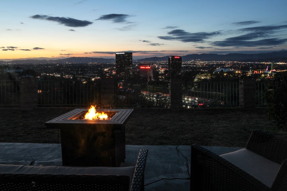 Hollywood Hills Villa Panoramic View heatd PoolSpa gallery image 3