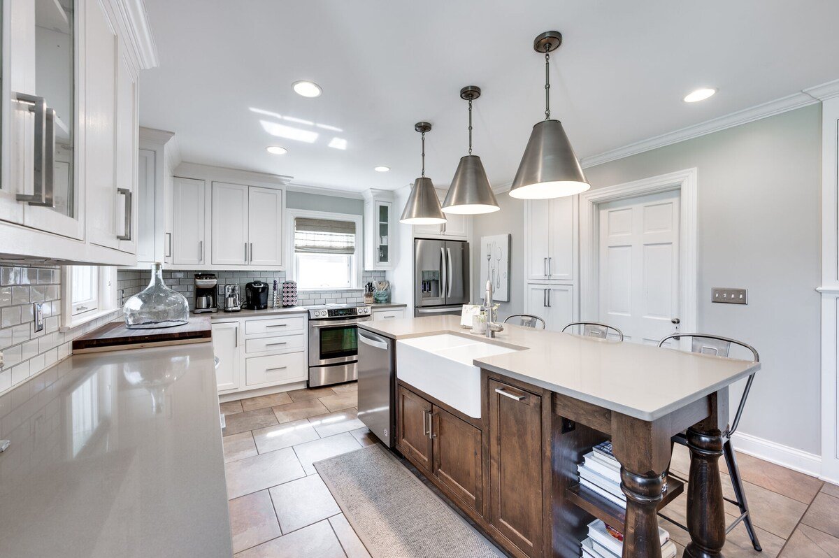 Perfect for Family Fun! Walk to 12th Ave/Belmont gallery image 3