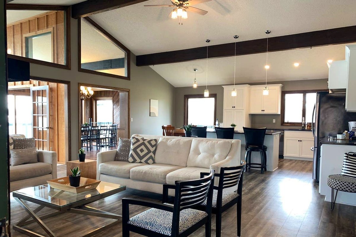 Spectacular Locke Lake Home in Monticello, MN!