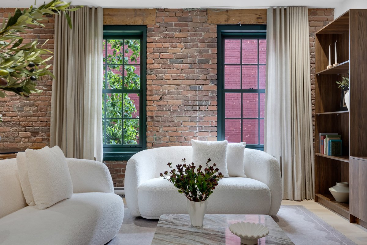 Mercer-2 Bedrooms 2bath- Free parking