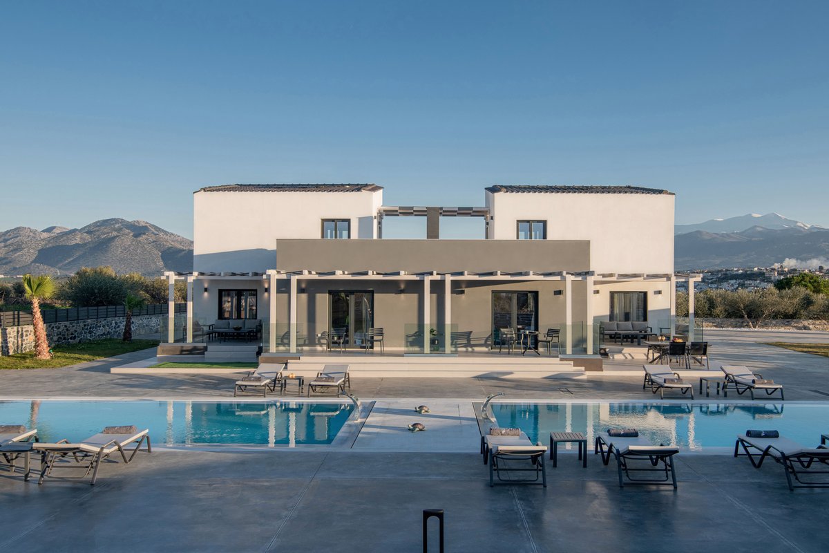 Pura Vida Villa, 2 Heated Pools, Hot Tubs & Sauna