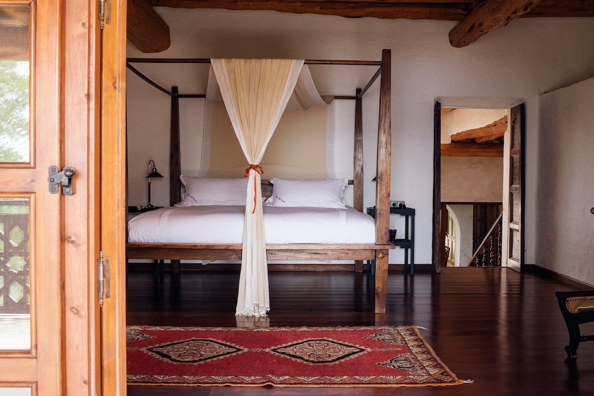 Sunset- Beach Cove- Infinity Pool- Finca gallery image 2