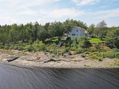 Shaleside-3Bed-sleeps11-lakehouse-private/peaceful