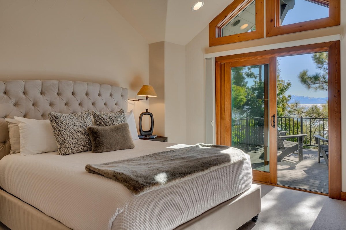 Buoy, Sandy Beach, Luxury Interior (Shimmering) gallery image 3