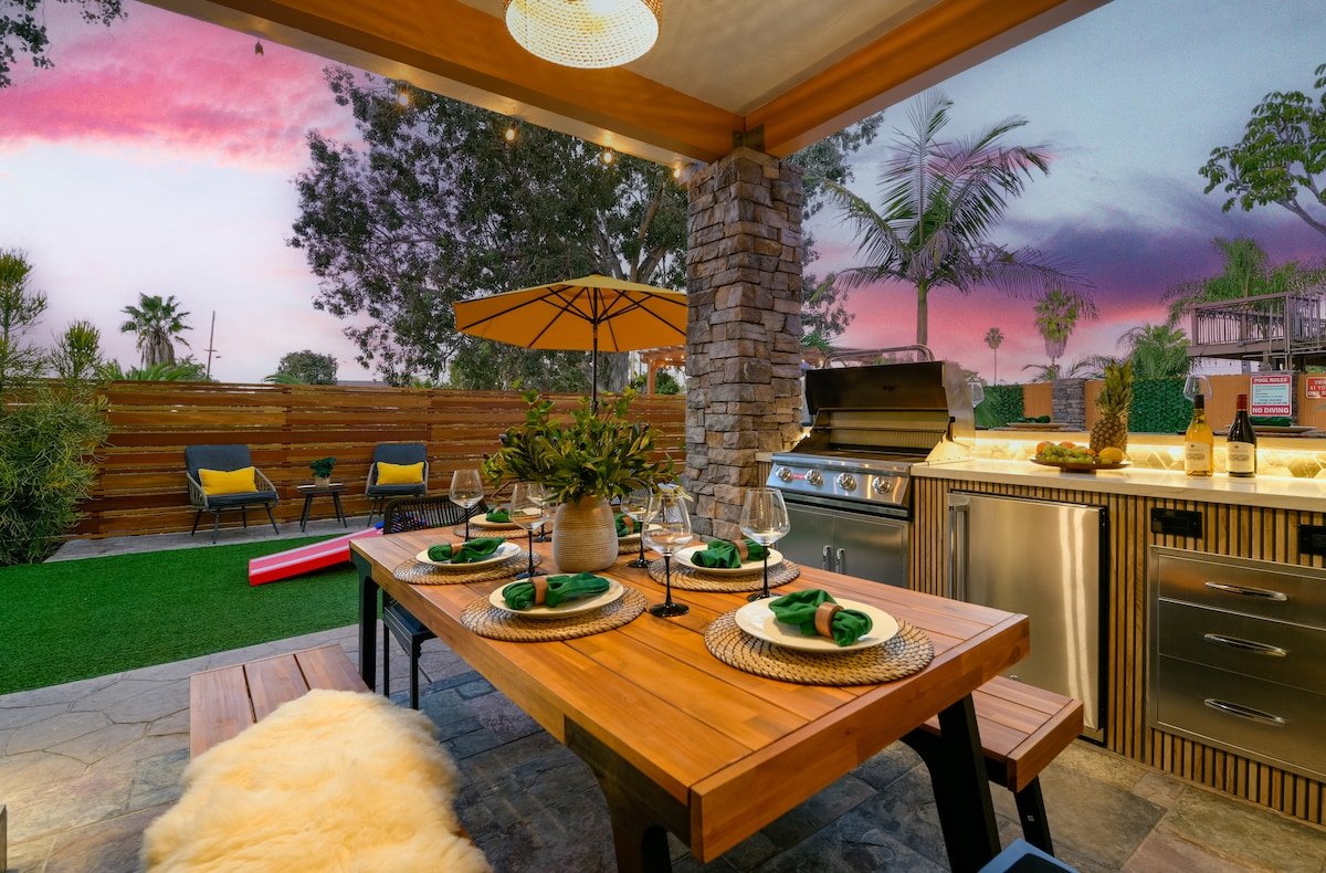 Luxury Oasis! Pool/Jacuzzi & Prime Location! gallery image 4