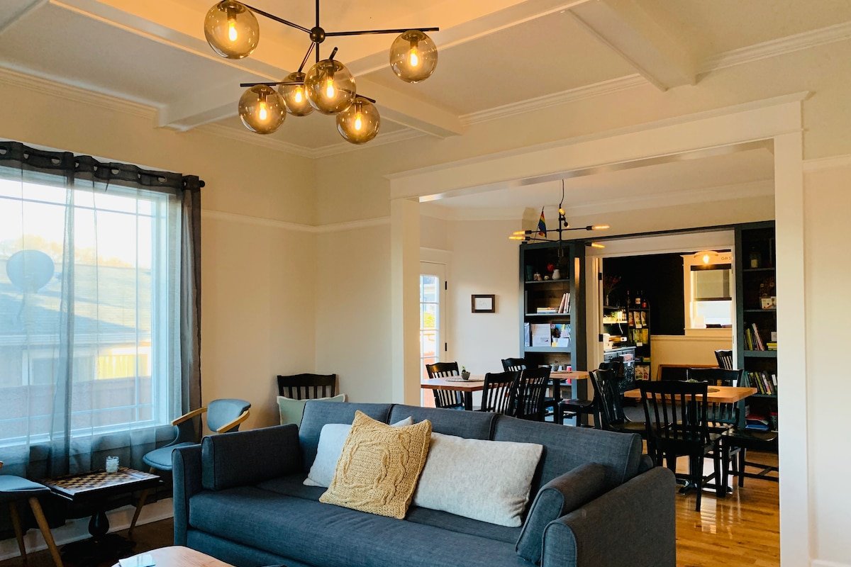 5BR Modern Craftsman on artsy Alberta St gallery image 4