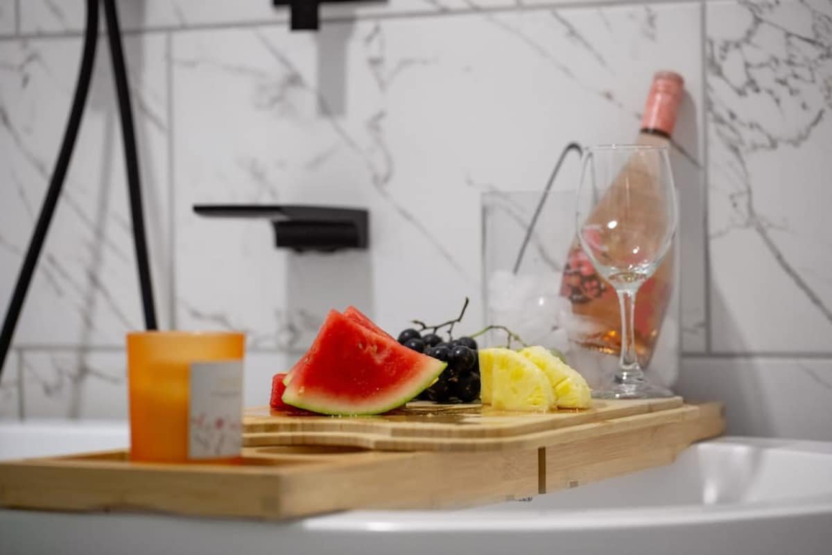 Oak Villa | Golf | Pool & Spa | Cinema, Basketball gallery image 5