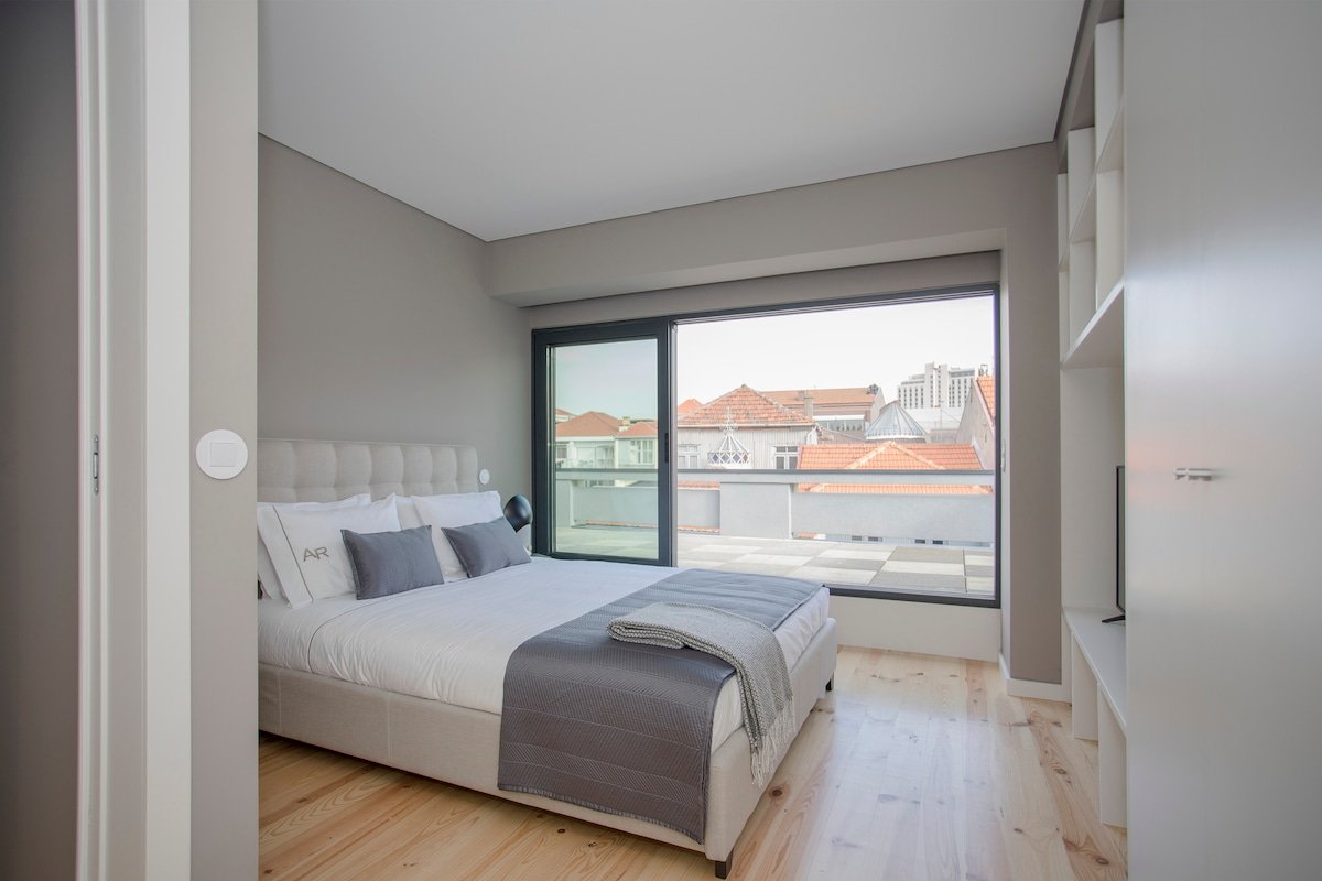 2 Fabulous apartments in a great location (12 pax) gallery image 5