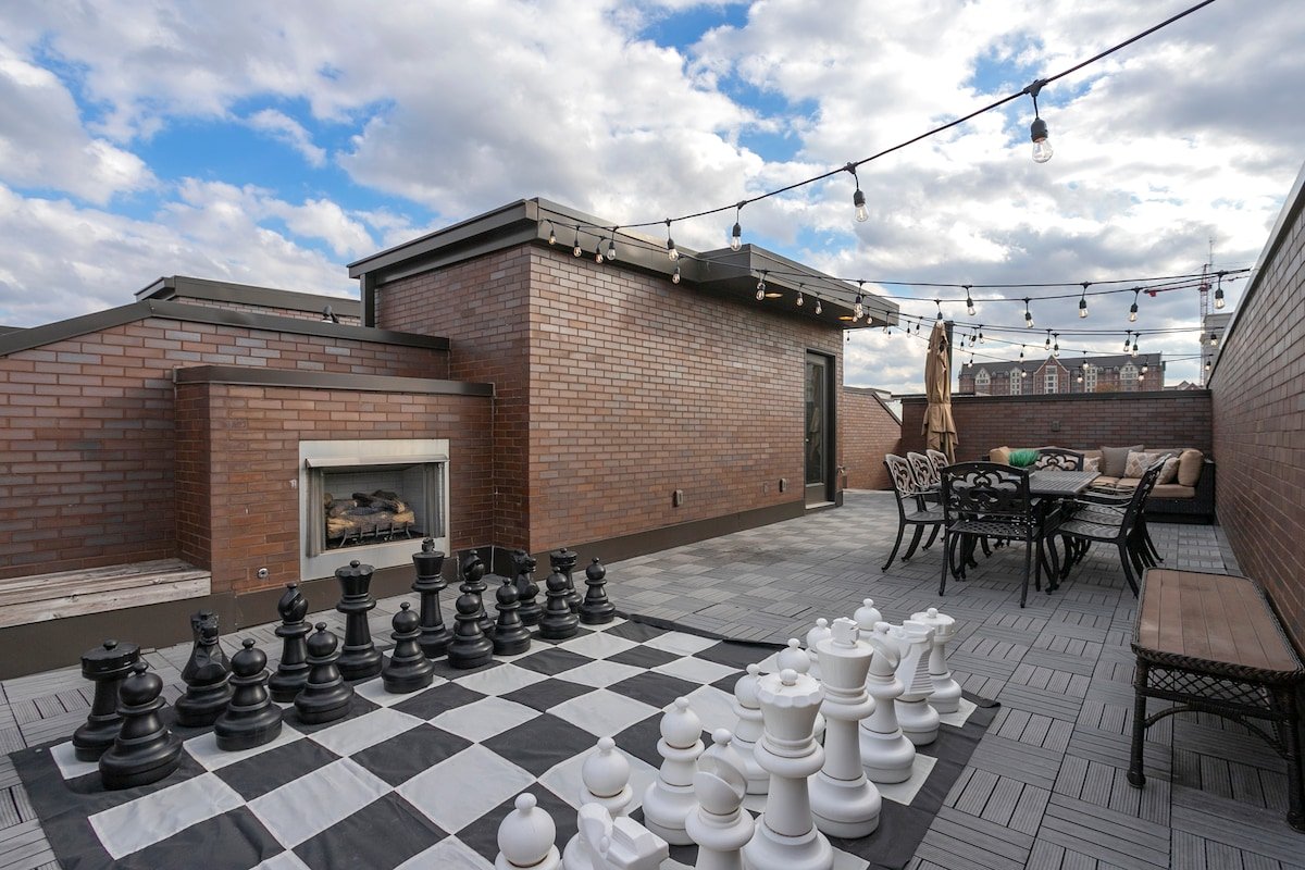 Spacious Townhouse Roof Deck/Views Near Music Row gallery image 2