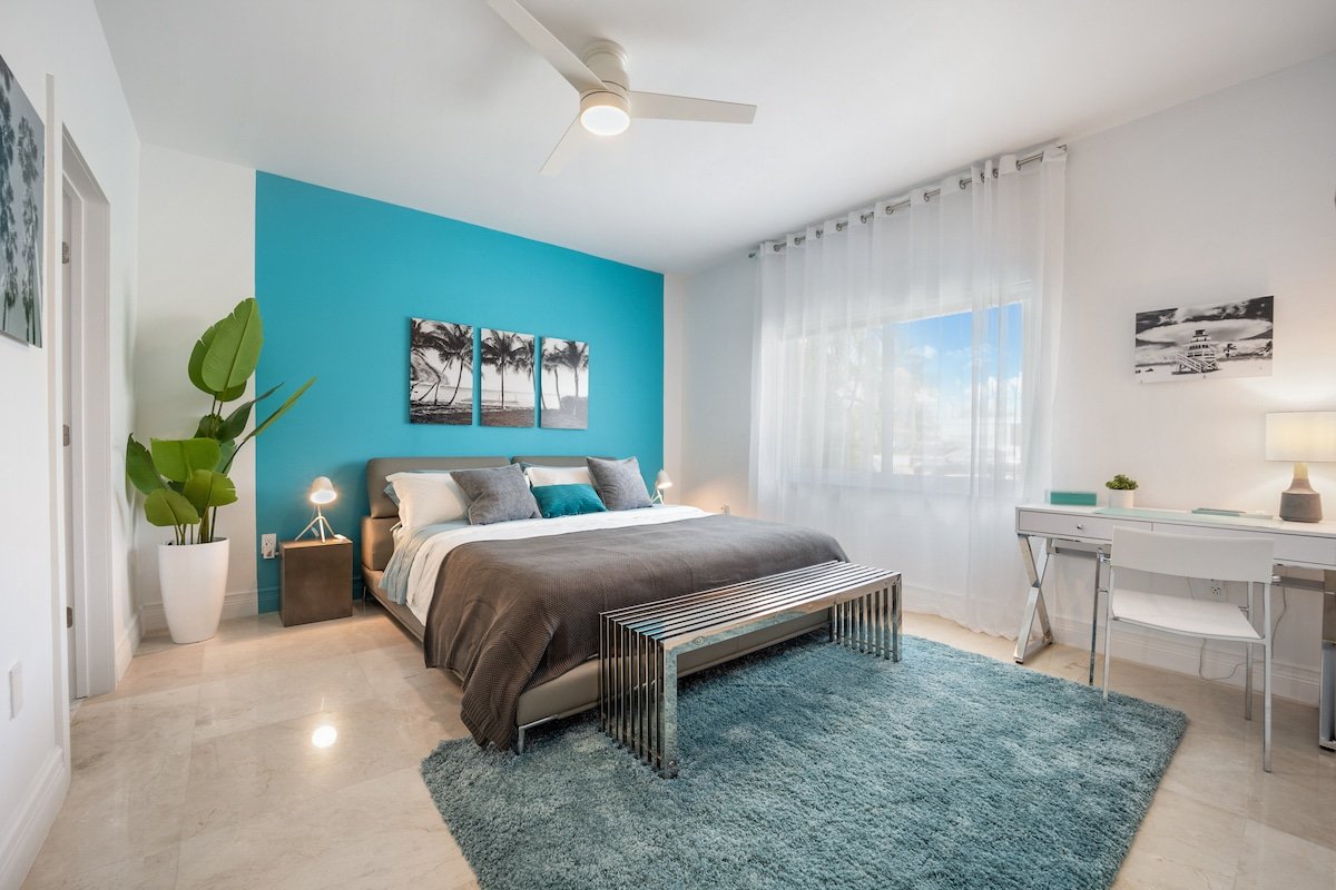 Bayfront Villa Heated Pool Amazing Views and Beach gallery image 4