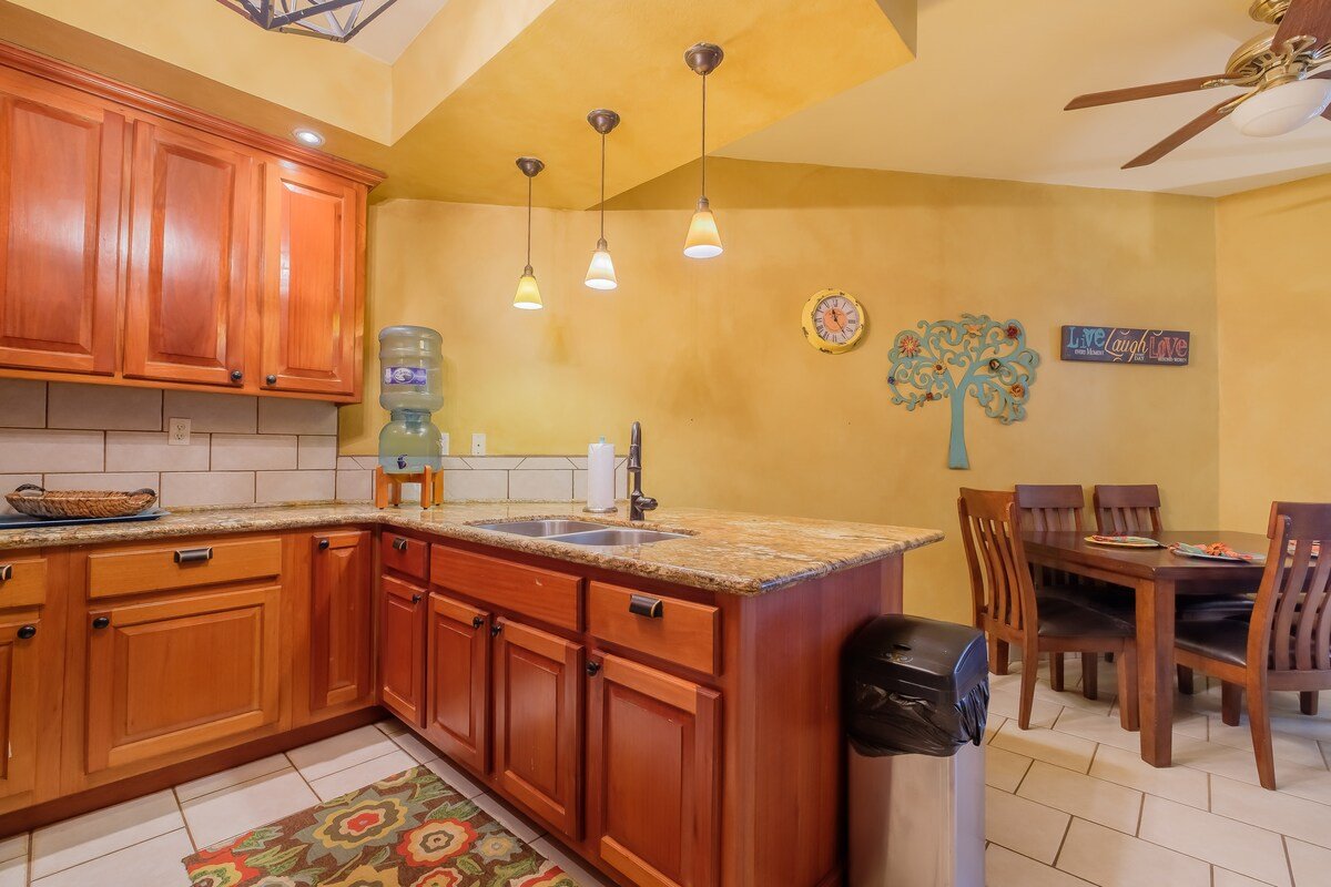 Bermuda Palms #1 -Oceanfront condo with pool 2/2 gallery image 5