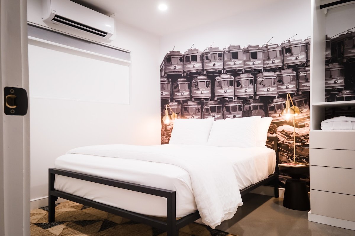 1 min walk to beach. Parking. Ocean View Rooftop gallery image 5